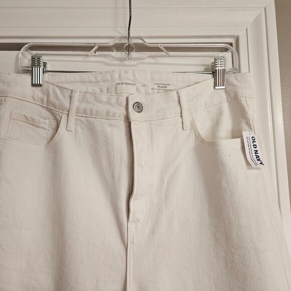 Old Navy High Rise Crop Flare Jeans in White - Size 12 - Picture 1 of 5